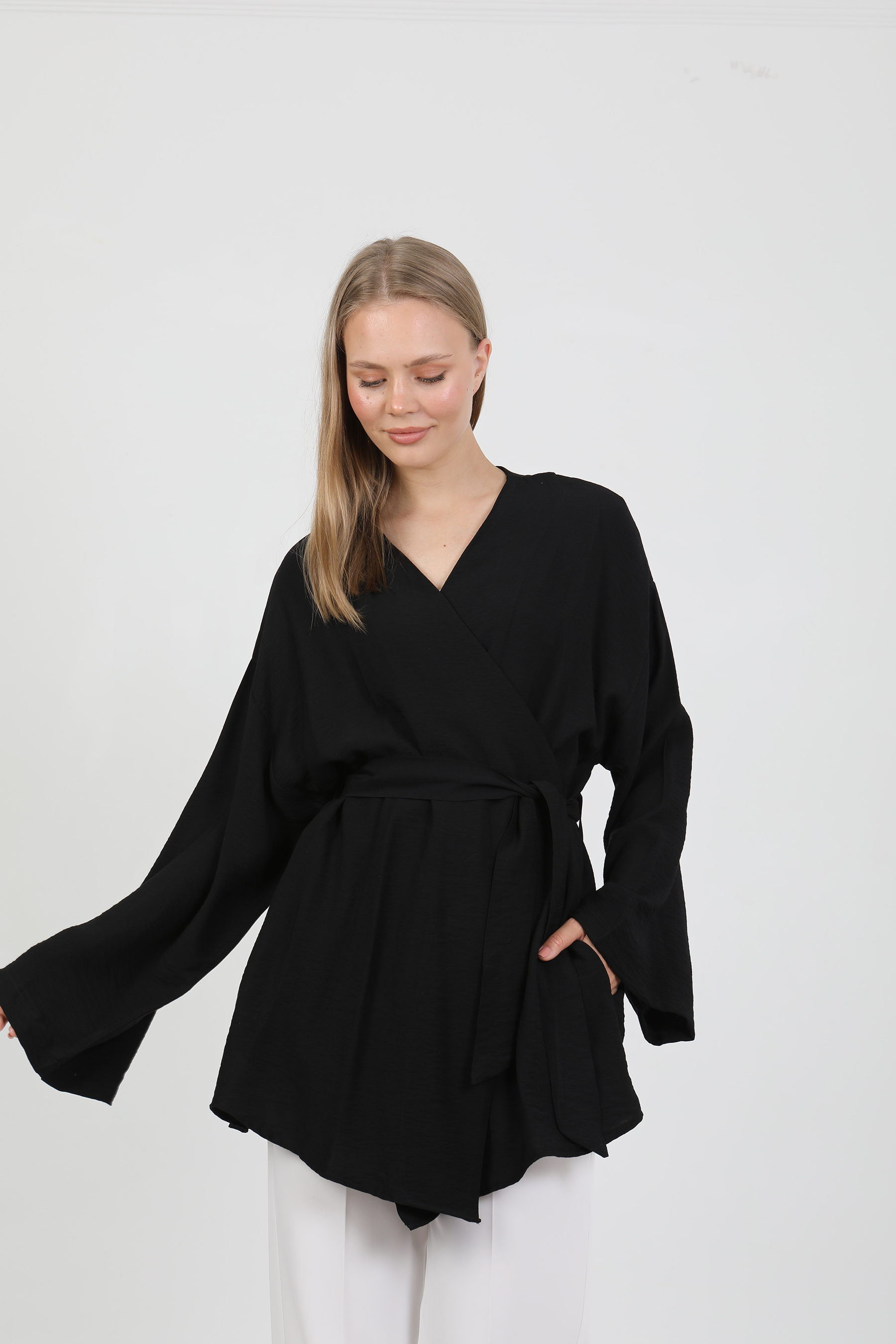 Doğal%20Viskon%20Kumaş%20Cepli%20Kemerli%20Kadın%20Kimono%201168%20–%20Yakasız,%20Hafif,%20Dökümlü,%20Yazlık%20Model