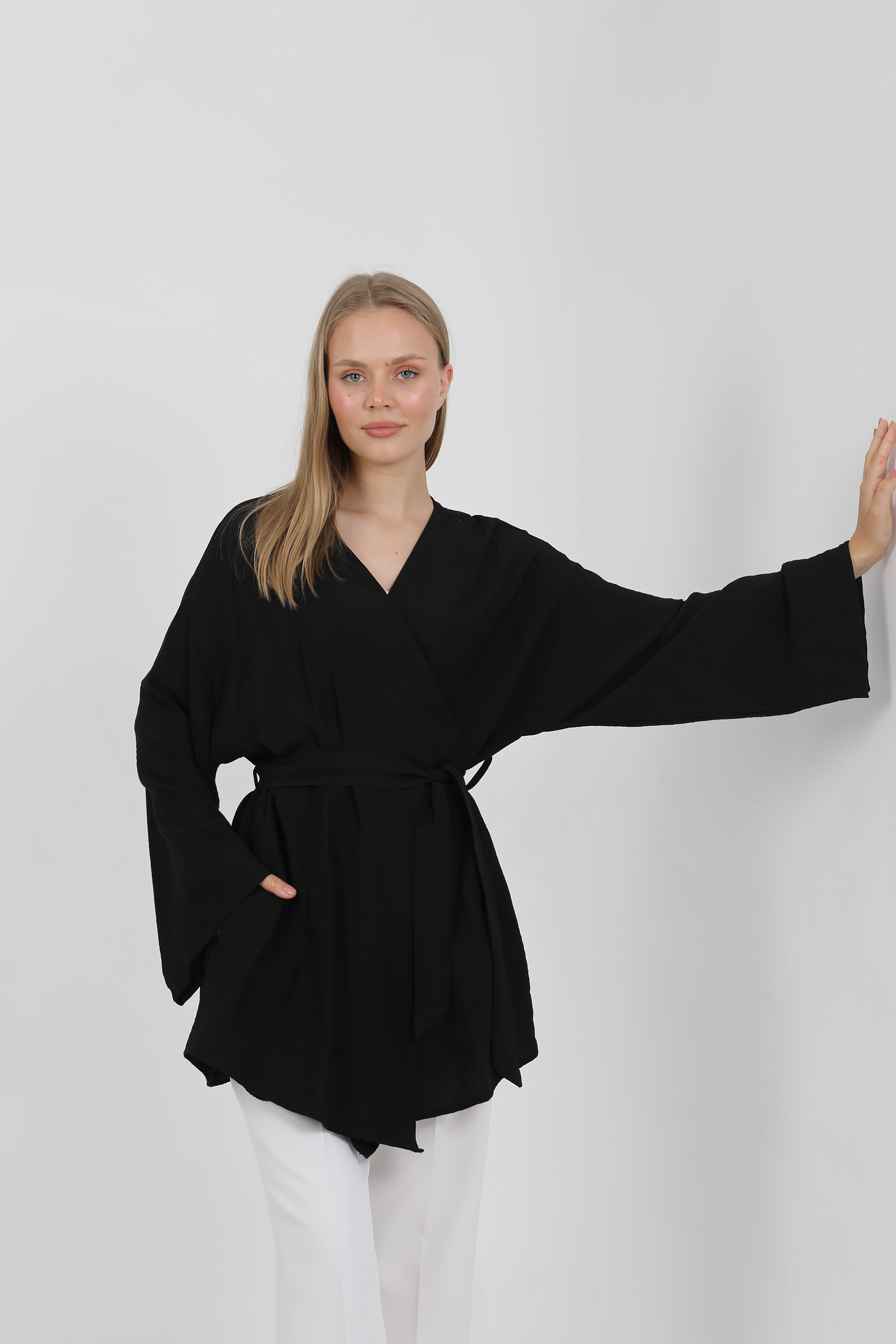 Doğal%20Viskon%20Kumaş%20Cepli%20Kemerli%20Kadın%20Kimono%201168%20–%20Yakasız,%20Hafif,%20Dökümlü,%20Yazlık%20Model