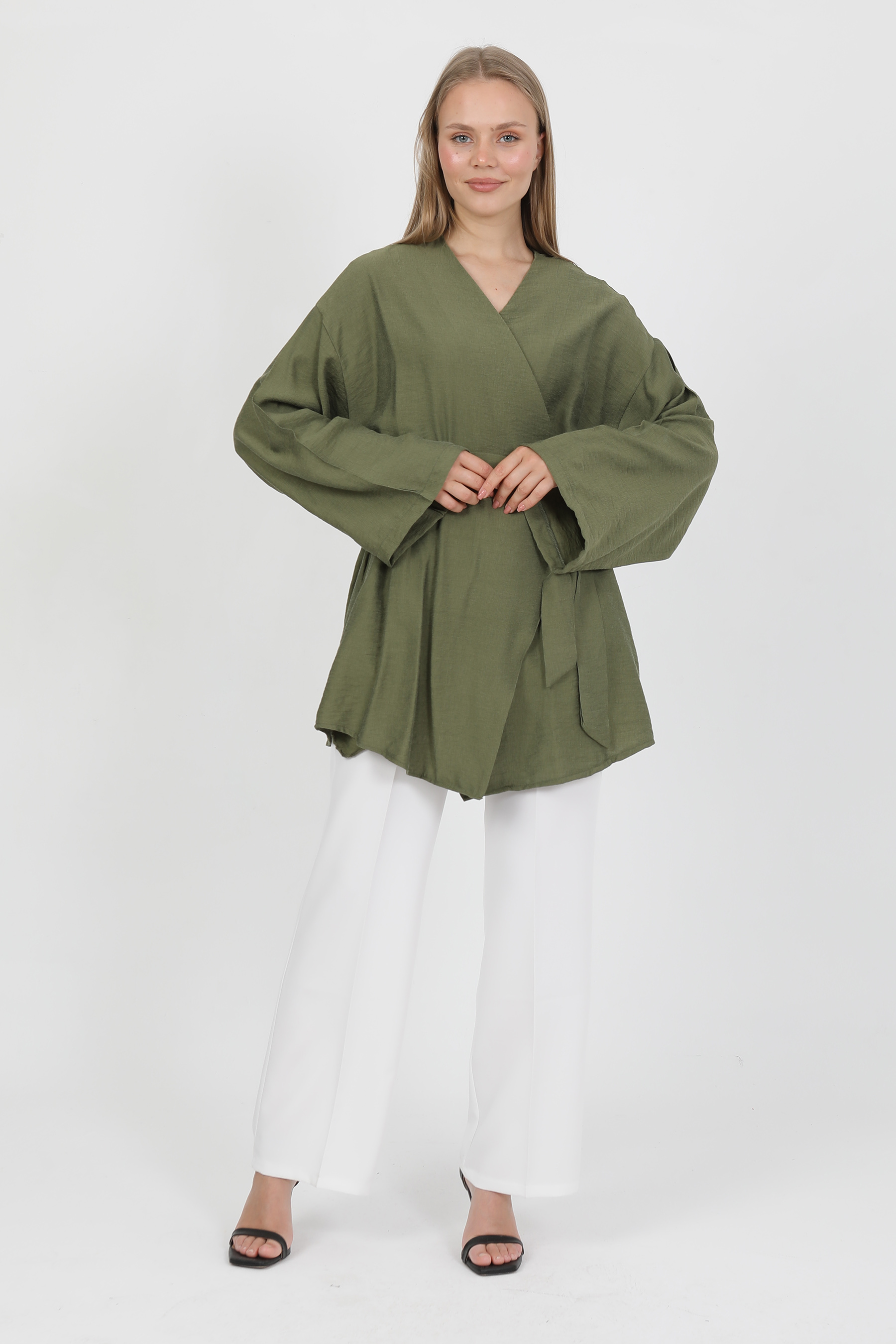 Doğal%20Viskon%20Kumaş%20Cepli%20Kemerli%20Kadın%20Kimono%201168%20–%20Yakasız,%20Hafif,%20Dökümlü,%20Yazlık%20Model
