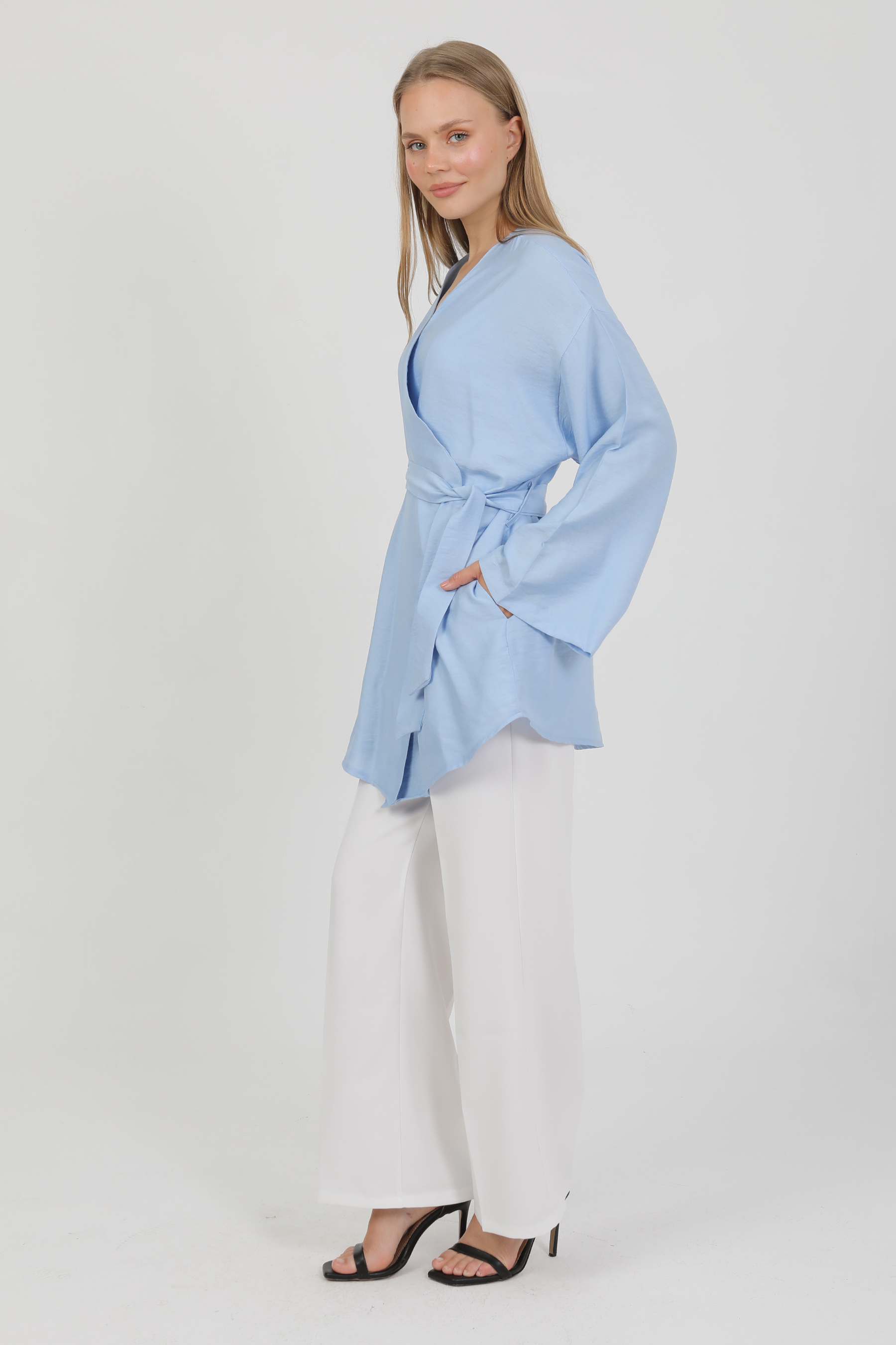 Doğal%20Viskon%20Kumaş%20Cepli%20Kemerli%20Kadın%20Kimono%201168%20–%20Yakasız,%20Hafif,%20Dökümlü,%20Yazlık%20Model