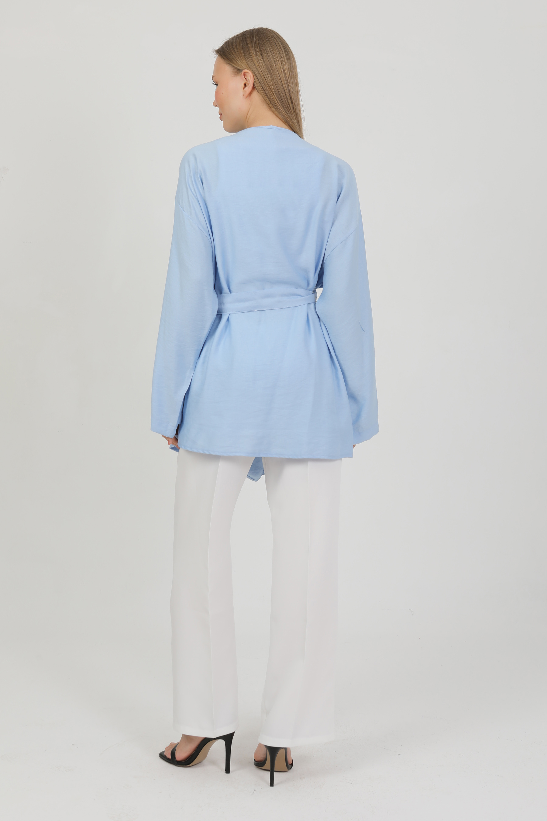 Doğal%20Viskon%20Kumaş%20Cepli%20Kemerli%20Kadın%20Kimono%201168%20–%20Yakasız,%20Hafif,%20Dökümlü,%20Yazlık%20Model
