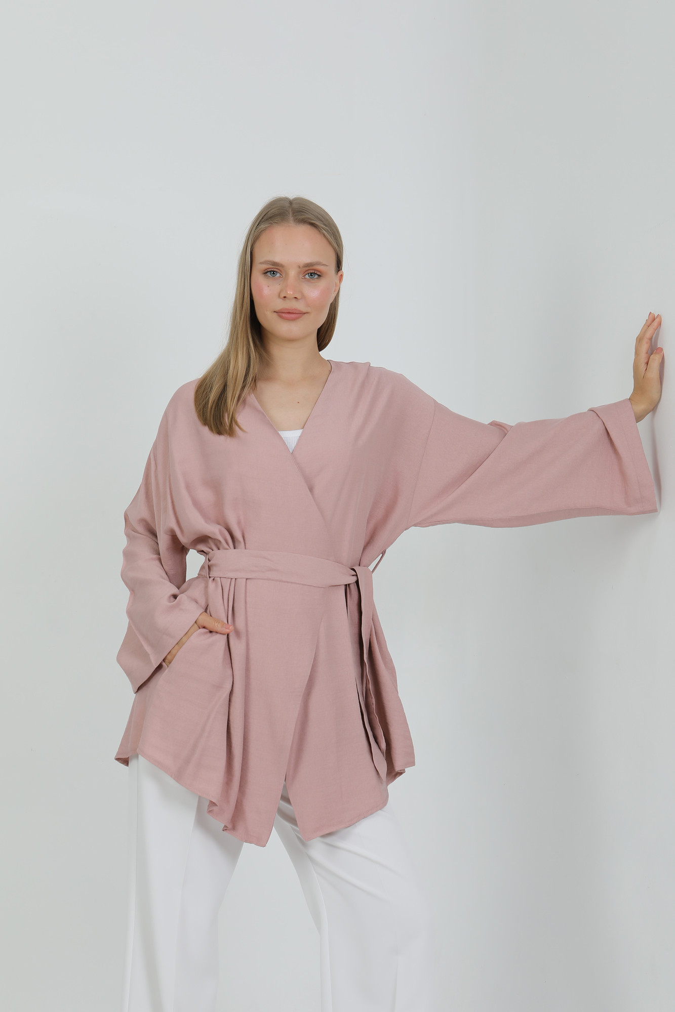 Doğal Viskon Kumaş Cepli Kemerli Kadın Kimono 1168 – Yakasız, Hafif, Dökümlü, Yazlık Model