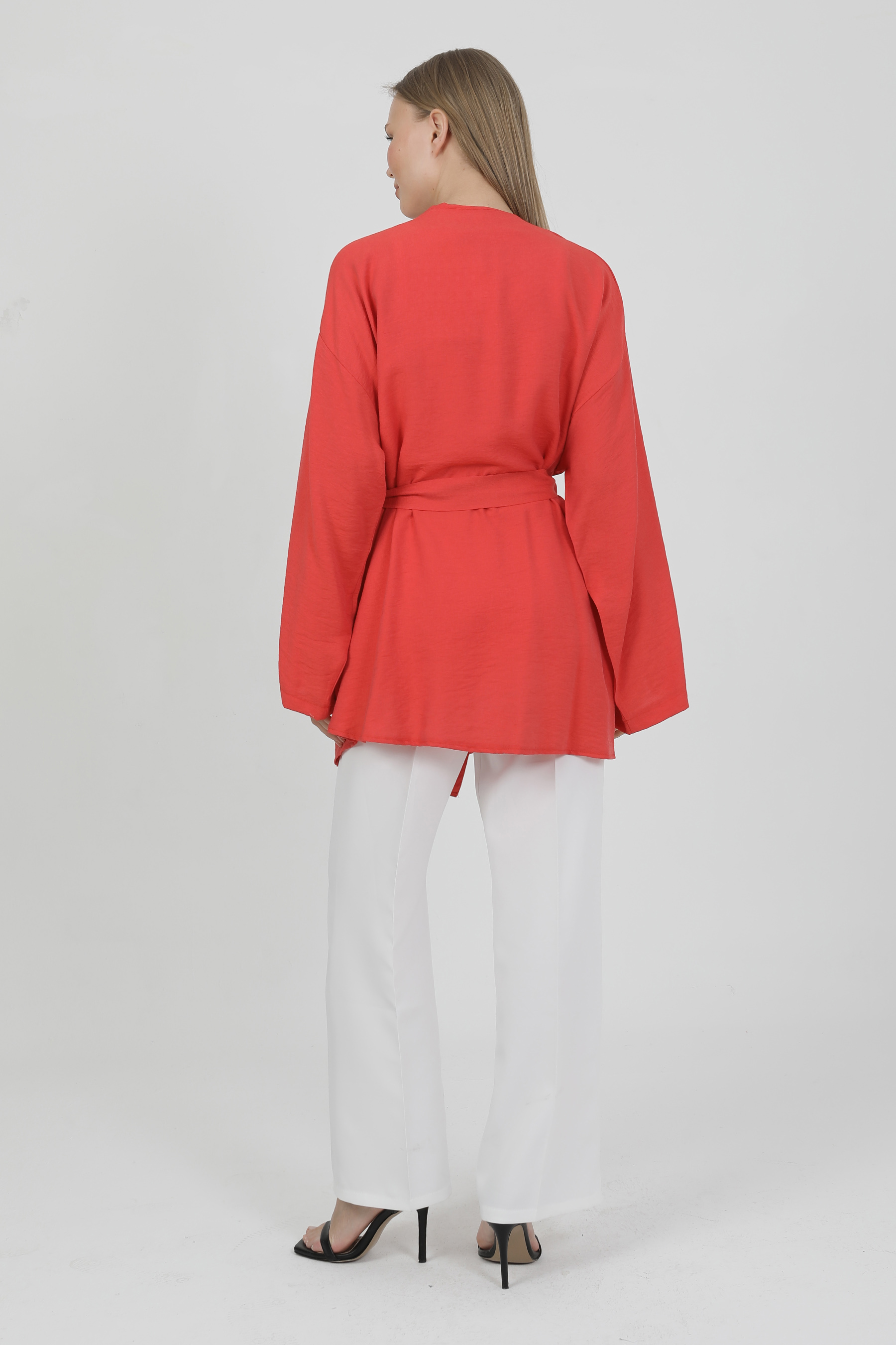 Doğal%20Viskon%20Kumaş%20Cepli%20Kemerli%20Kadın%20Kimono%201168%20–%20Yakasız,%20Hafif,%20Dökümlü,%20Yazlık%20Model