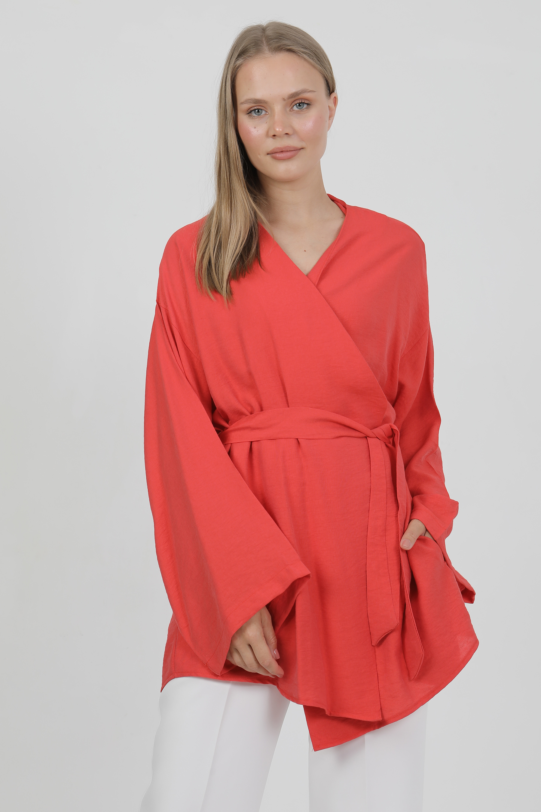 Doğal%20Viskon%20Kumaş%20Cepli%20Kemerli%20Kadın%20Kimono%201168%20–%20Yakasız,%20Hafif,%20Dökümlü,%20Yazlık%20Model