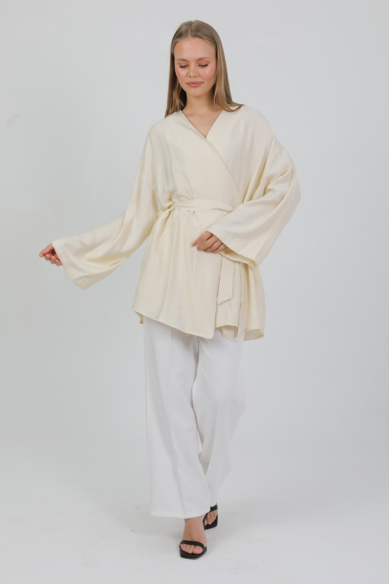 Doğal Viskon Kumaş Cepli Kemerli Kadın Kimono 1168 – Yakasız, Hafif, Dökümlü, Yazlık Model