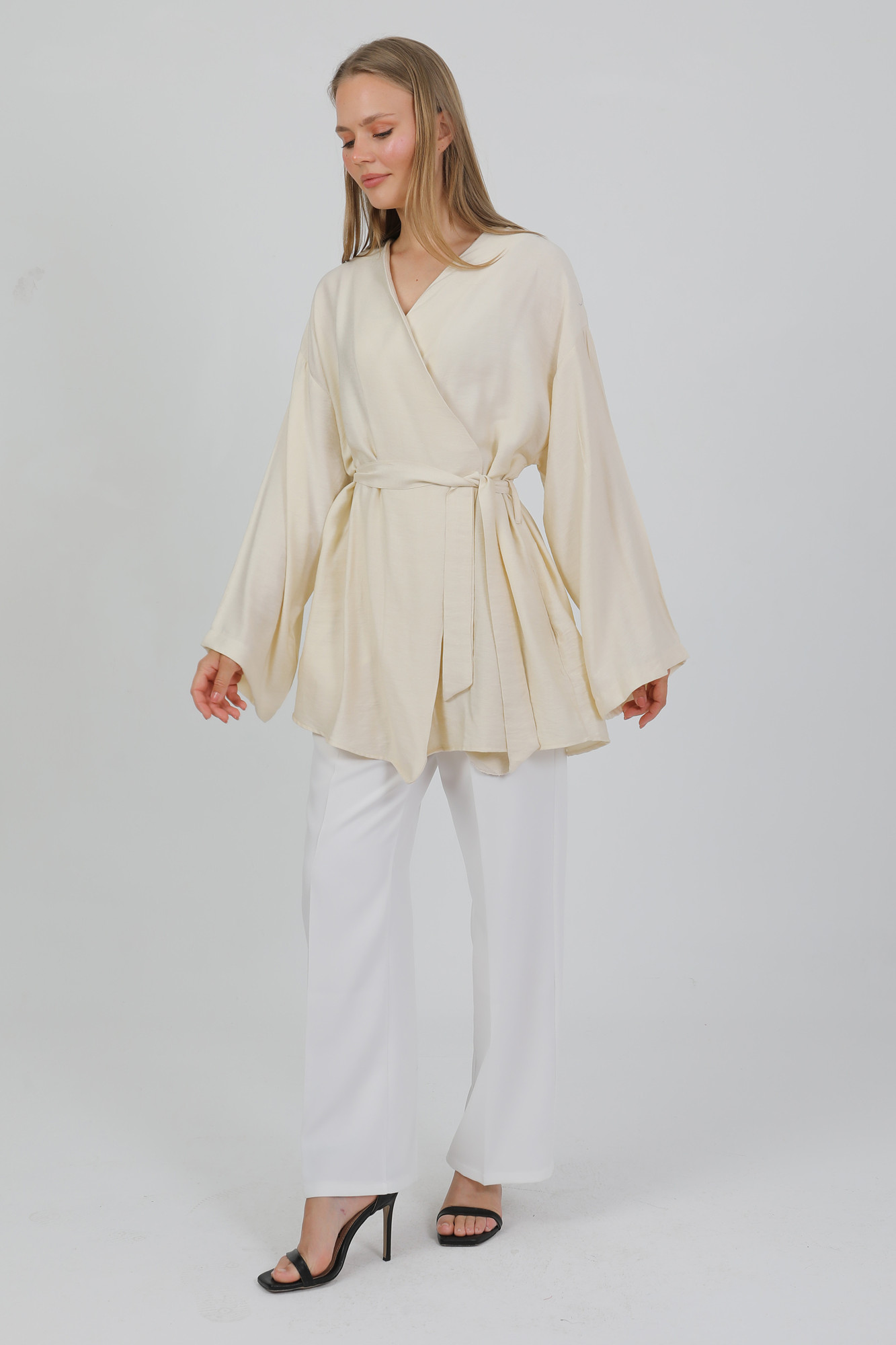 Doğal Viskon Kumaş Cepli Kemerli Kadın Kimono 1168 – Yakasız, Hafif, Dökümlü, Yazlık Model