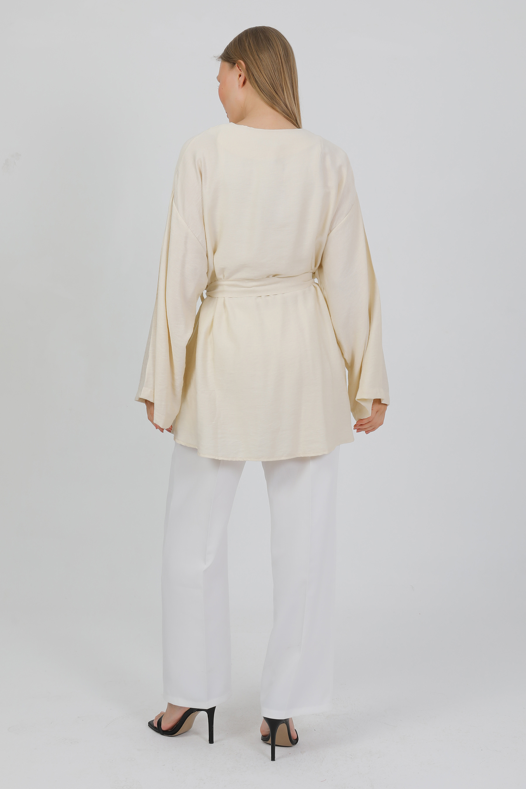 Doğal%20Viskon%20Kumaş%20Cepli%20Kemerli%20Kadın%20Kimono%201168%20–%20Yakasız,%20Hafif,%20Dökümlü,%20Yazlık%20Model