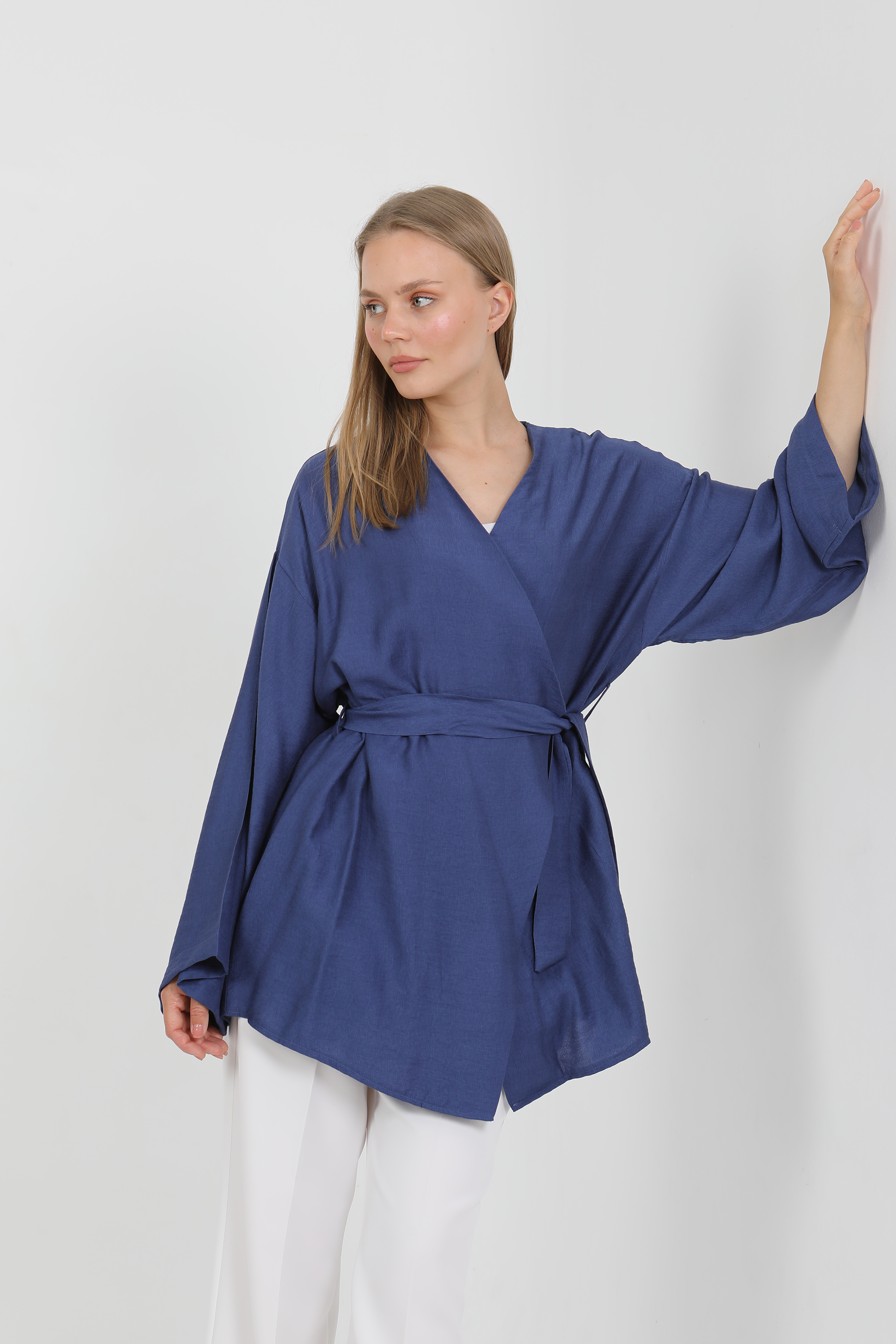 Doğal%20Viskon%20Kumaş%20Cepli%20Kemerli%20Kadın%20Kimono%201168%20–%20Yakasız,%20Hafif,%20Dökümlü,%20Yazlık%20Model