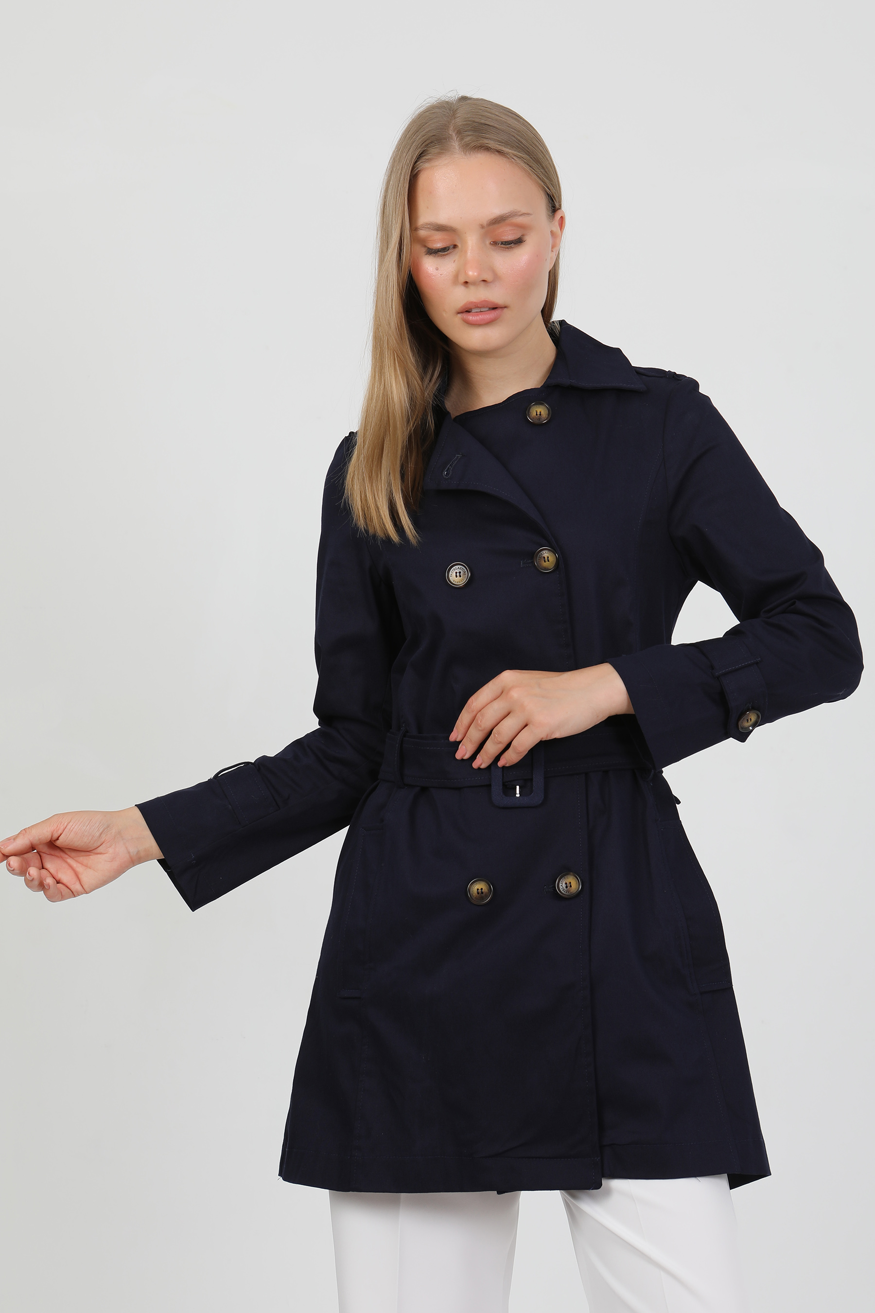 Pastelastore Esnek Pamuk Gabardin Kısa (80cm) Omuz Apoletli Kemerli Kadın Trençkot 1120