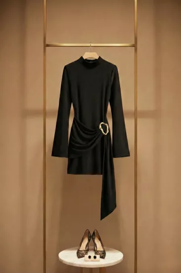 Toka Detaylı Kuşaklı Dik Yaka Mini Kadın Elbise